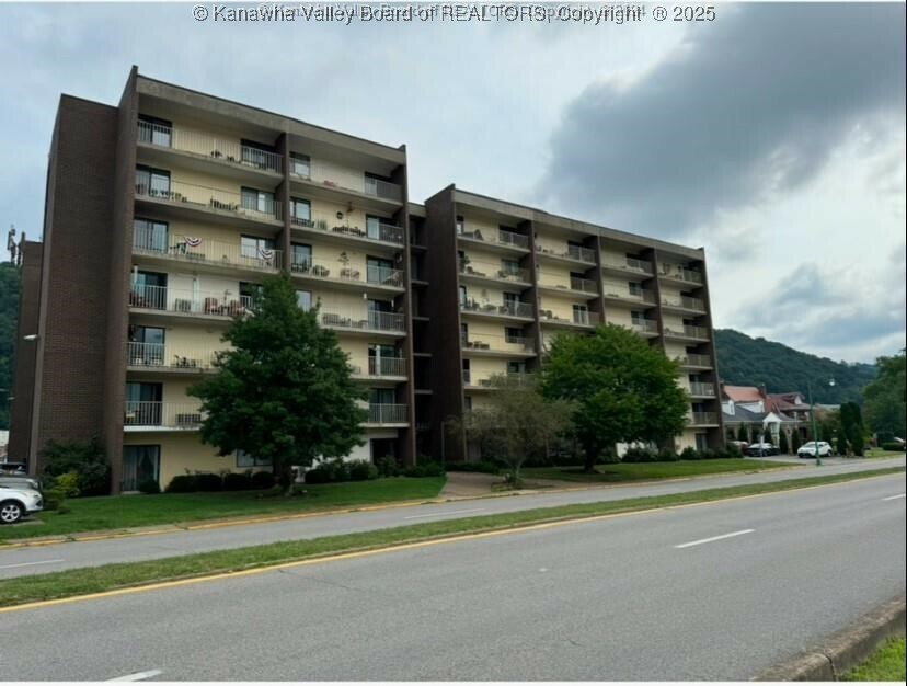 2106 Kanawha Boulevard E 225  Charleston WV 25311 photo