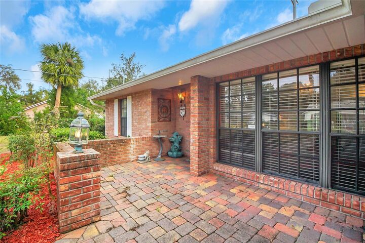 Property Photo:  1208 Hilltop Drive  FL 32757 