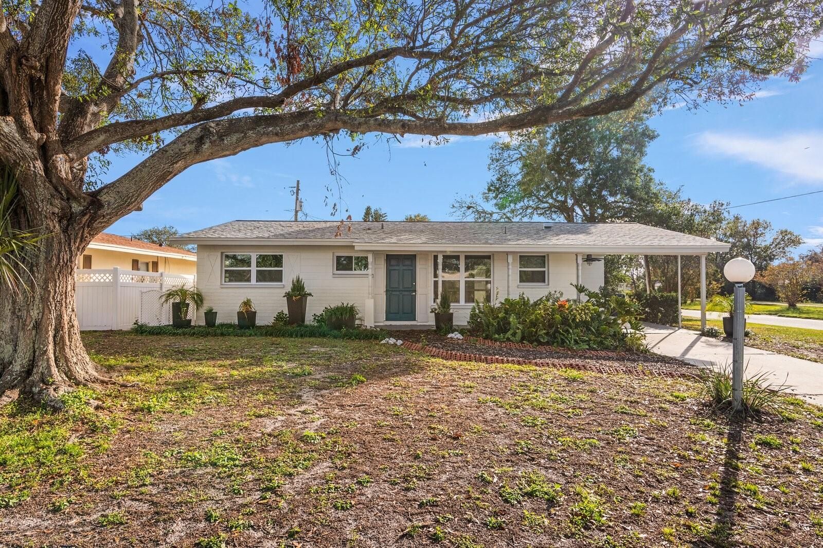 Property Photo: 11776 80th Avenue FL 33772