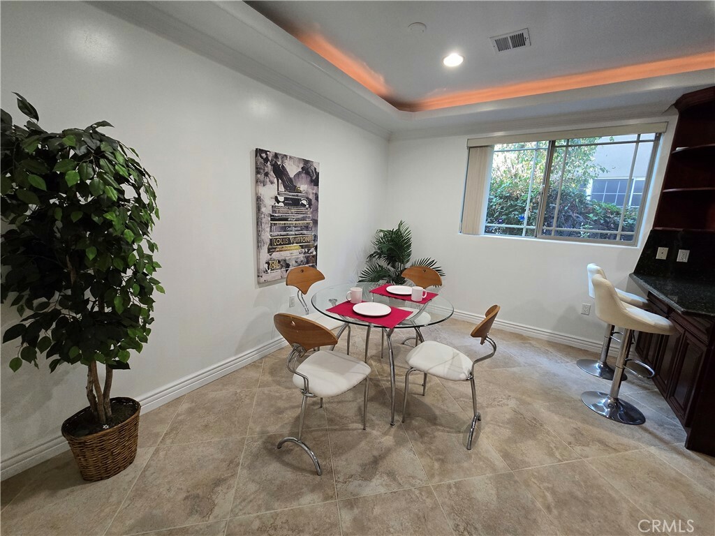 Property Photo:  11145 Sunshine Terrace 2  CA 91604 