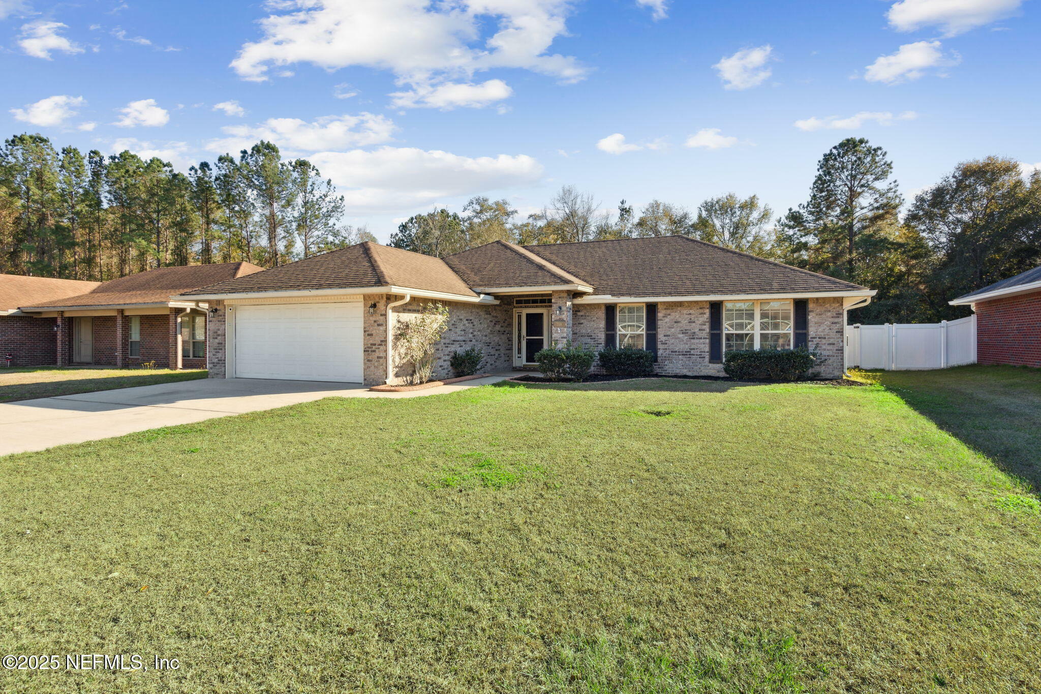 Property Photo: 2320 Bur Oak Place FL 32068