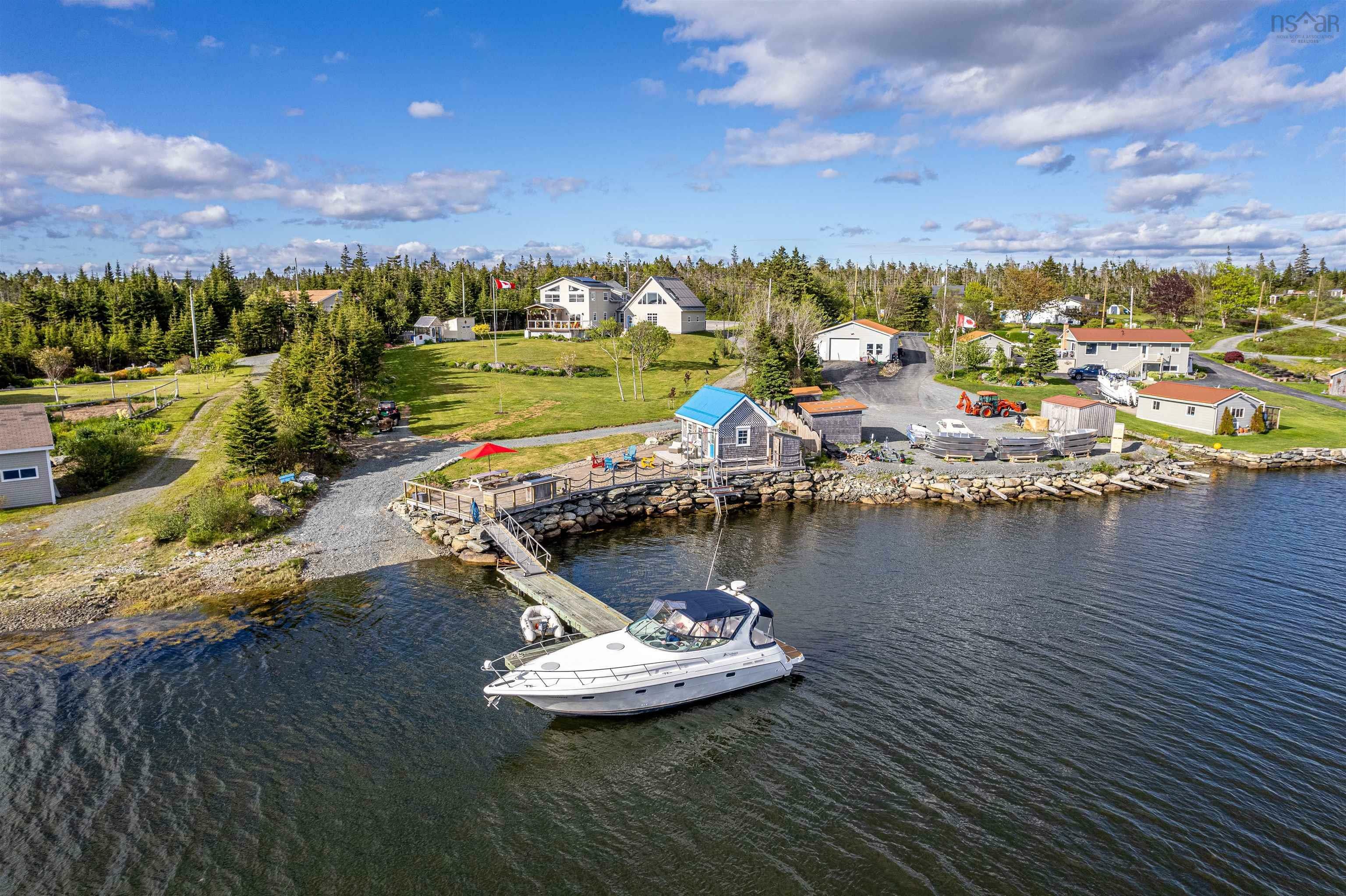 Photo de la propriété: 2270 Ostrea Lake Road NS B0J 2L0