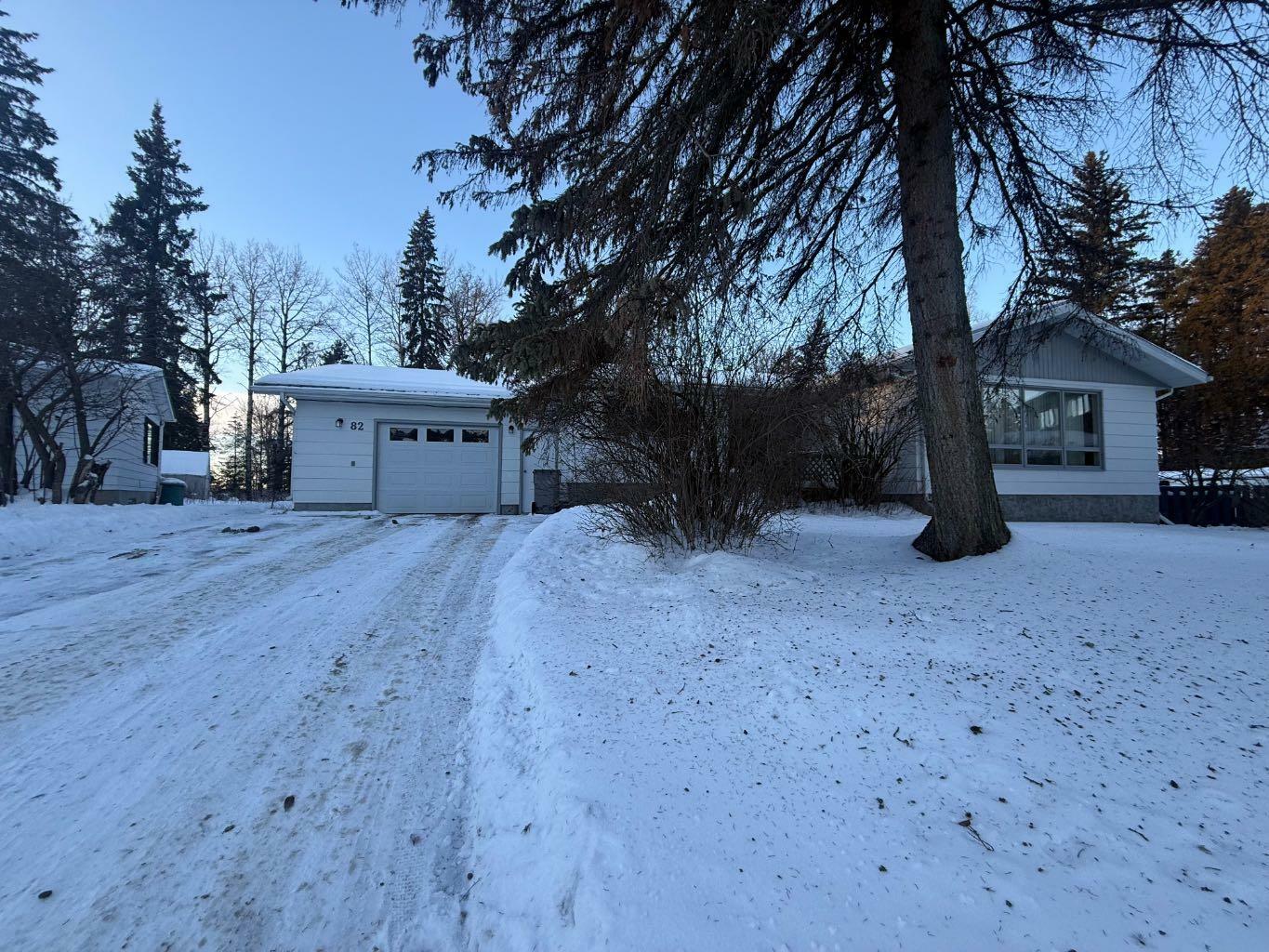 Property Photo:  82 Feero Drive  AB T7S 1R5 