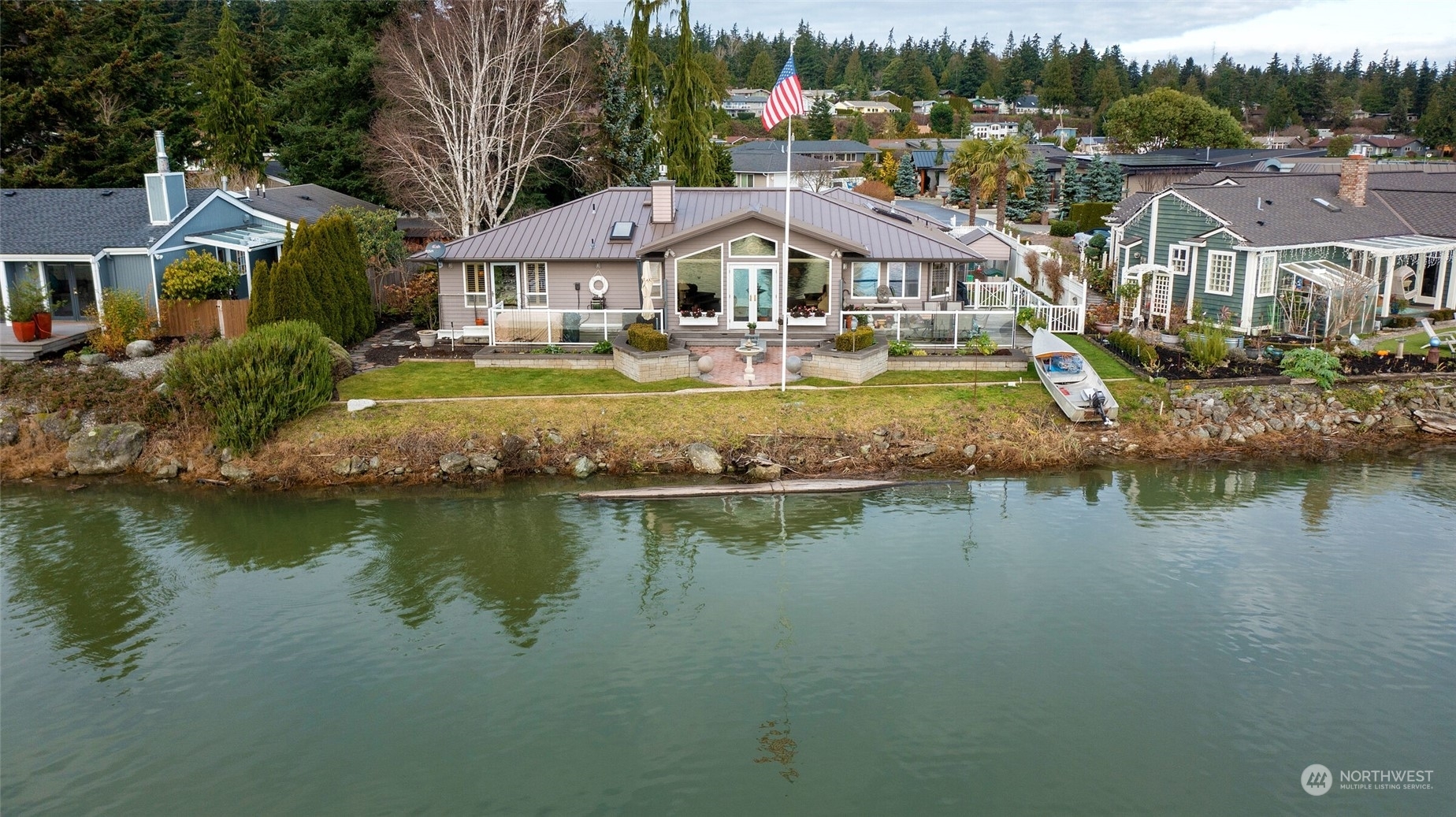 Property Photo:  188  Suquamish Way  WA 98257 