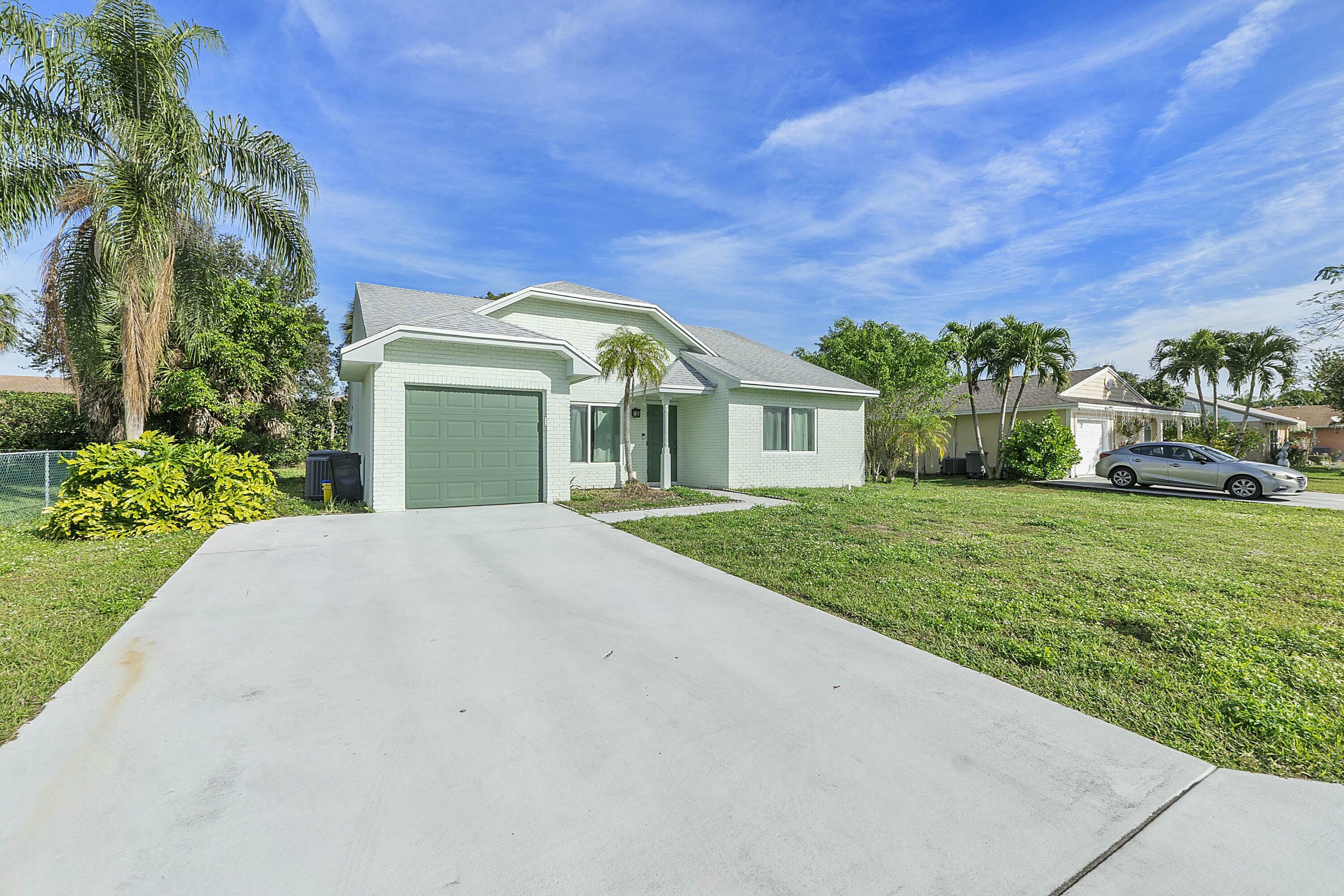 Property Photo:  8143 Cedar Hollow Lane  FL 33433 