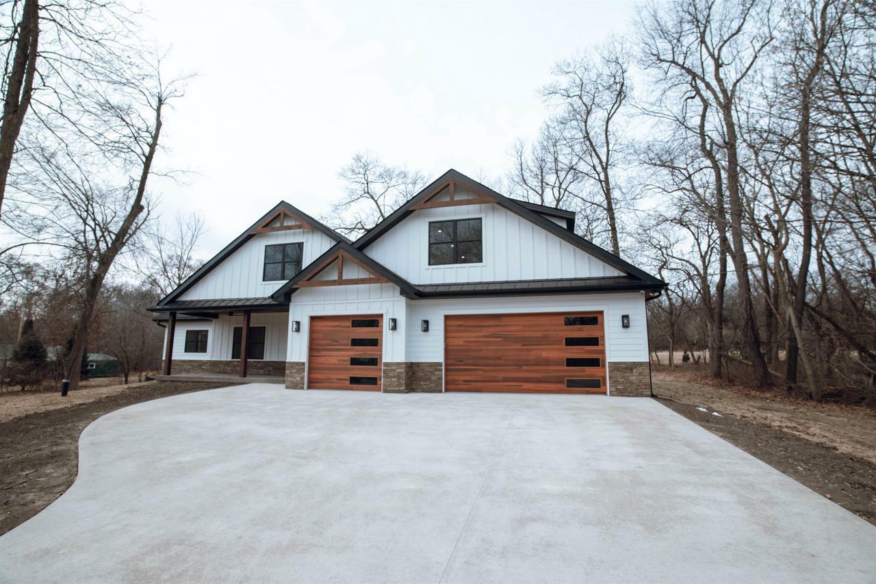 Property Photo: N1075 Glenn Oaks Road WI 53534