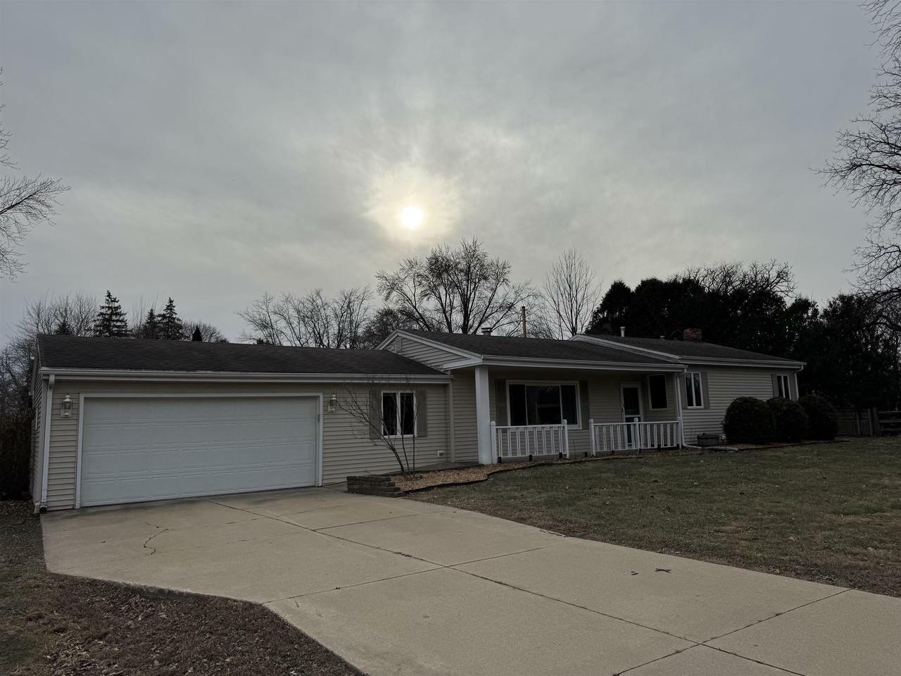 Property Photo:  2440 East Ridge Road  WI 53511 