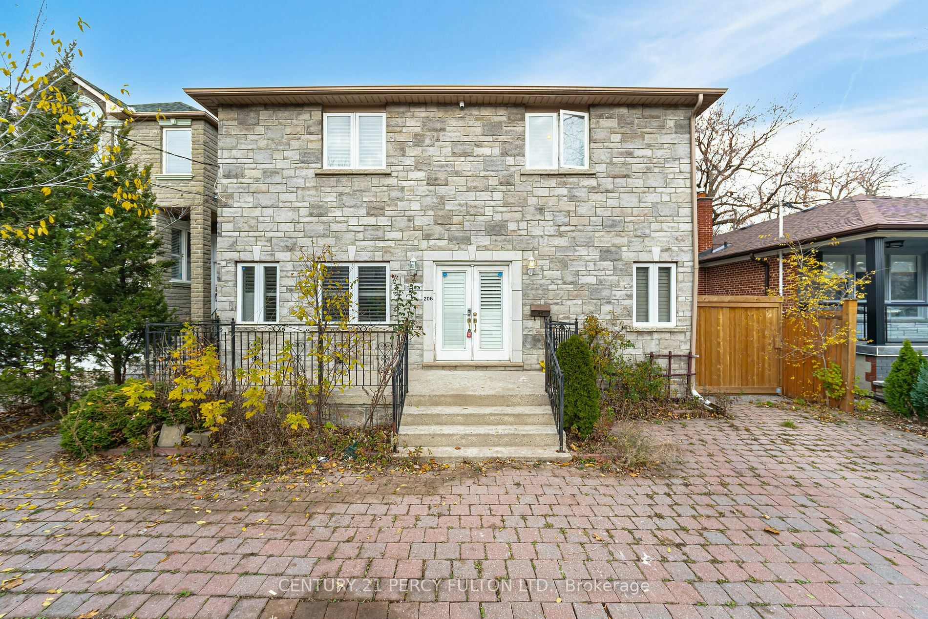 Property Photo:  206 Finch Ave E  ON M2N 4R9 