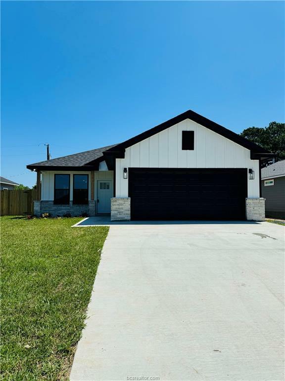 Property Photo:  1609 Hackberry St.  TX 77859 