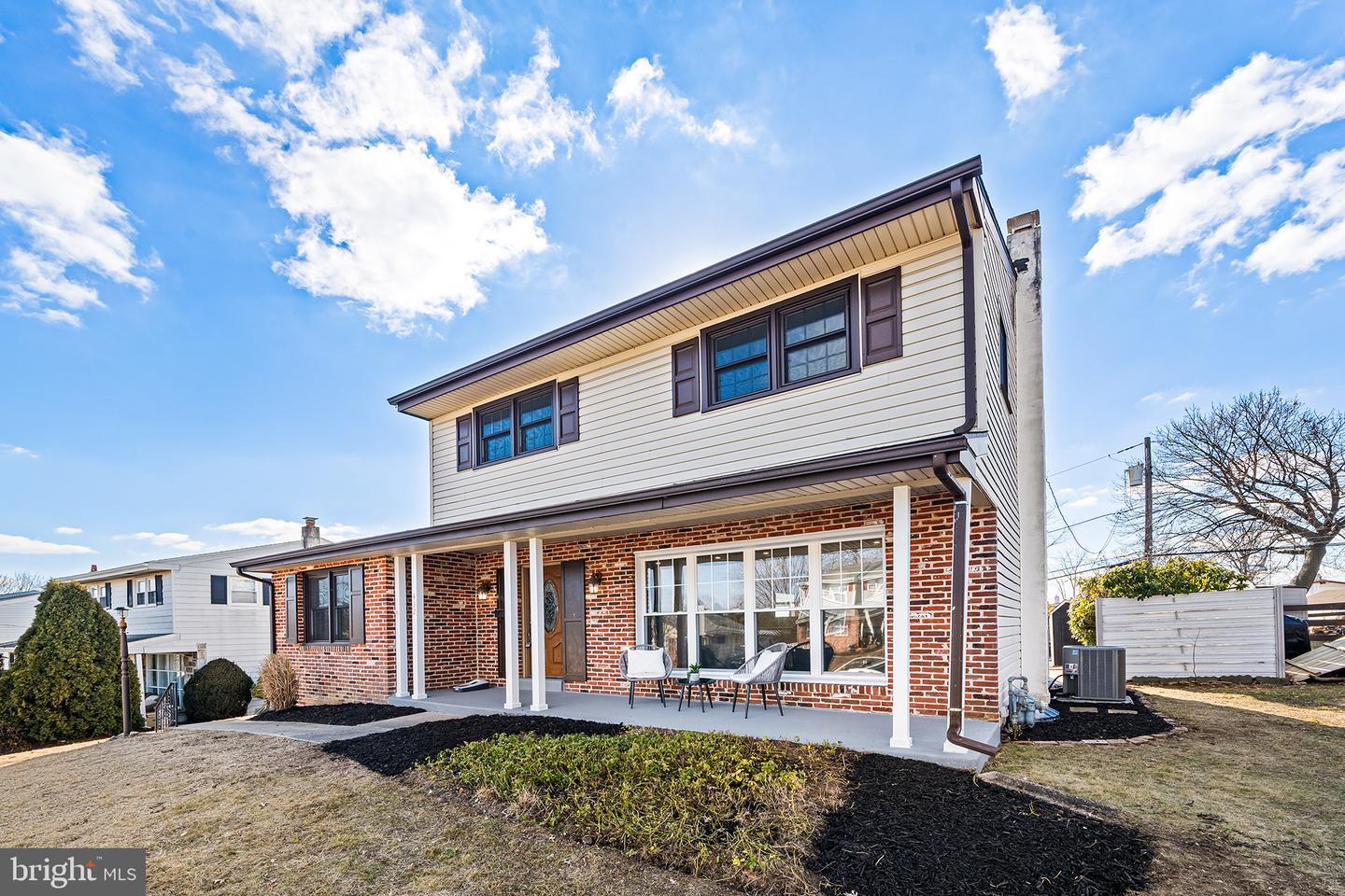 Property Photo: 432 Lyndhurst Drive PA 19008