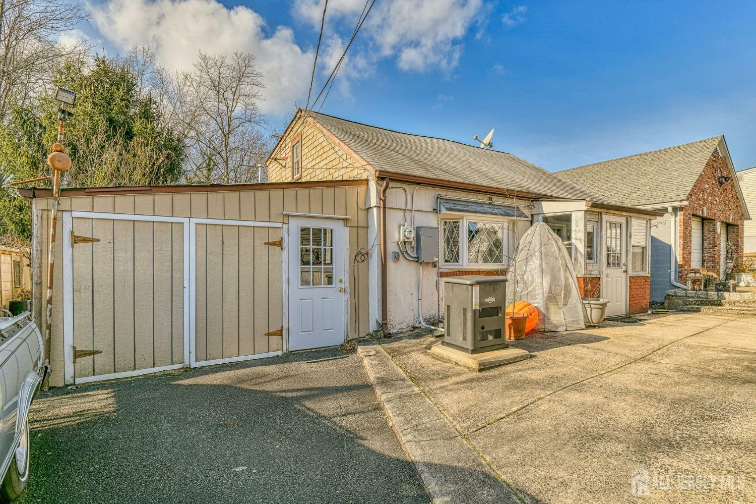 Property Photo:  108 Park Way  NJ 08817 