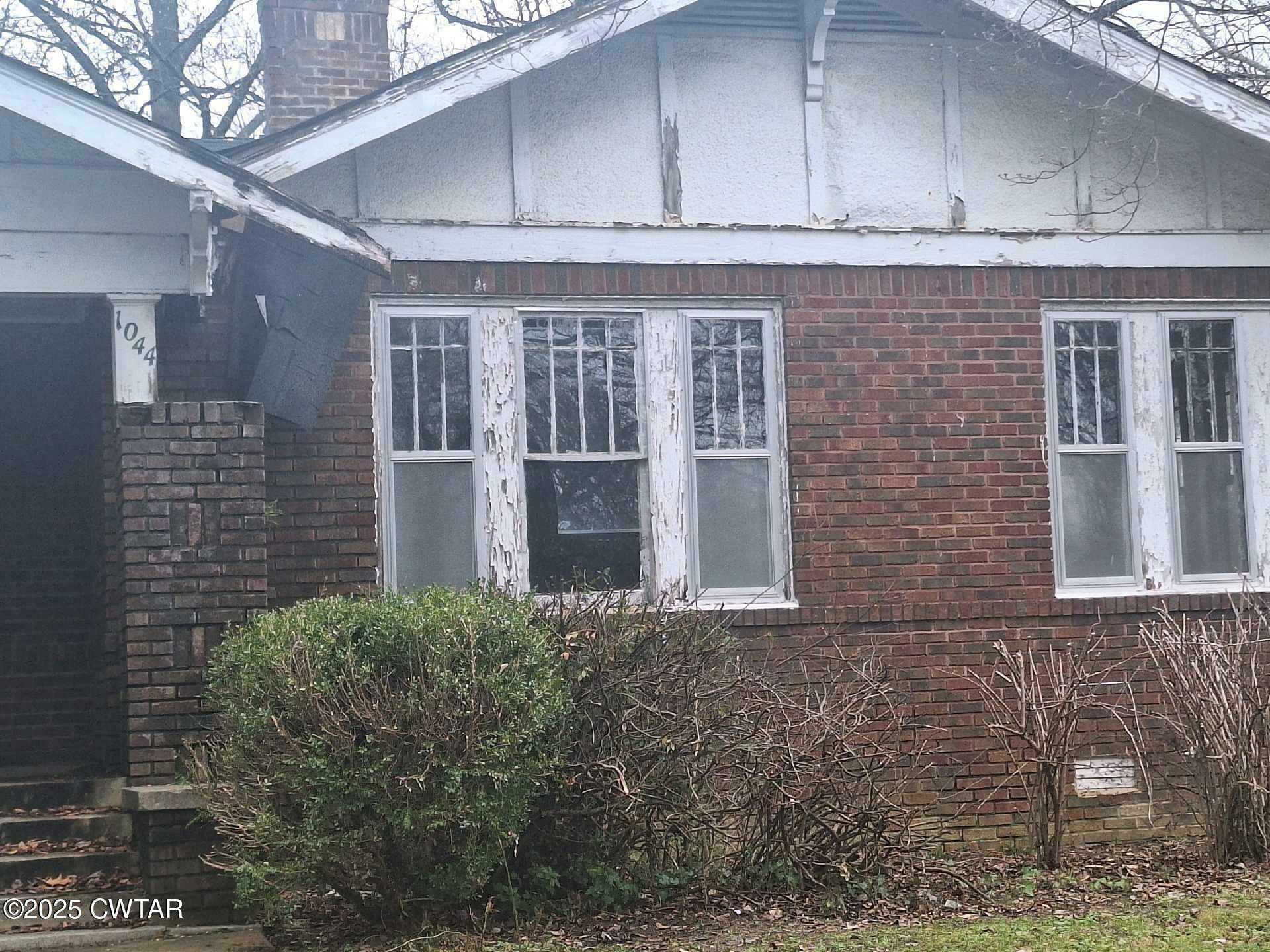 Property Photo:  1044 Campbell Street  TN 38301 