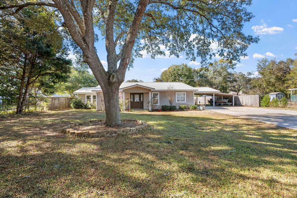 Property Photo:  1452 Live Oak Street  FL 32578 