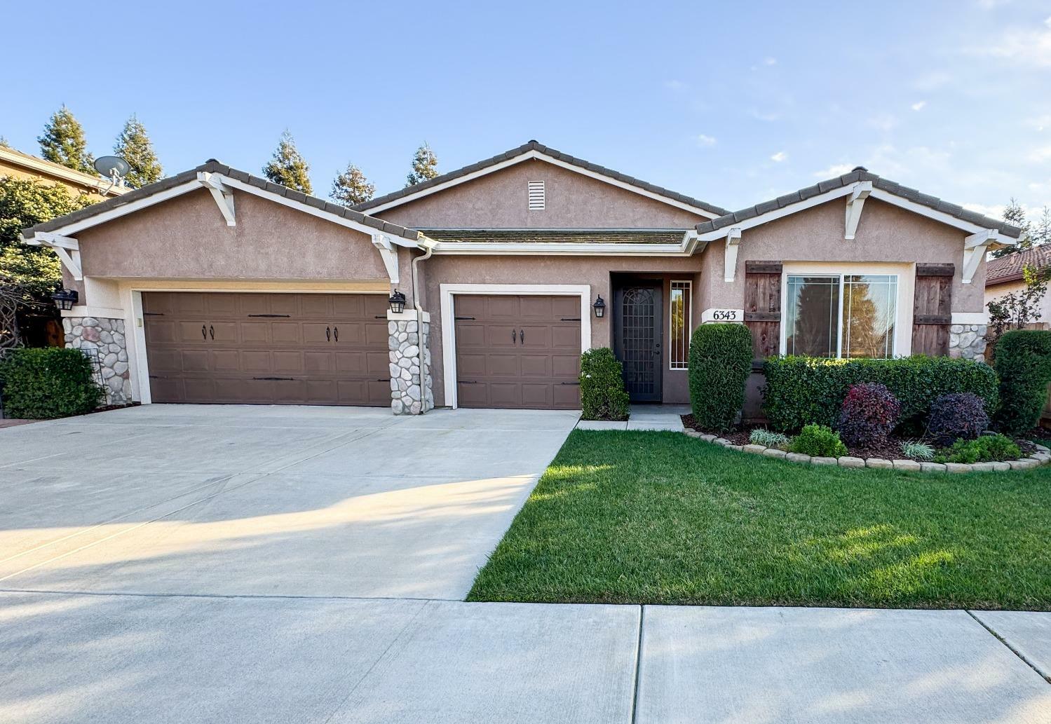 Property Photo: 6343 W Babcock Court CA 93291