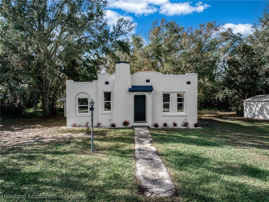 Property Photo:  2417 Gardenview Road  FL 33870 