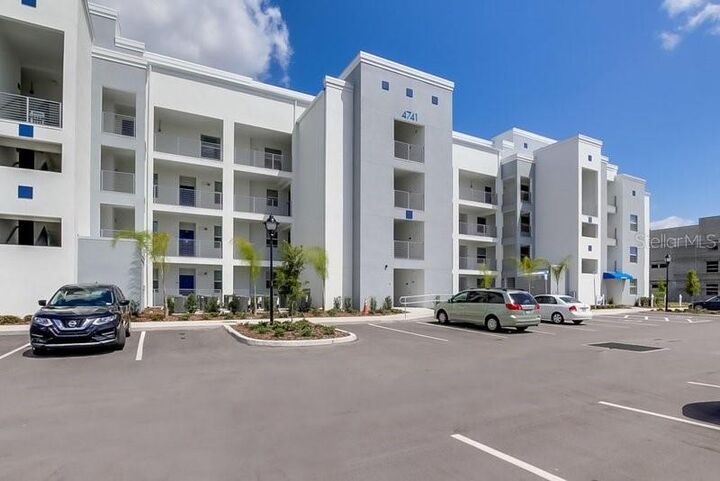 4741 Clock Tower Drive 105  Kissimmee FL 34746 photo