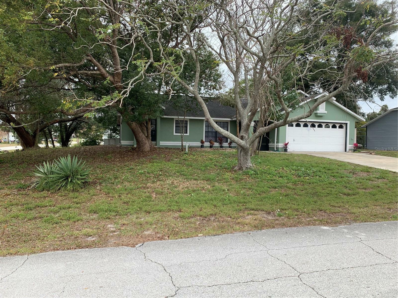 Property Photo:  1760 Oakgrove Avenue  FL 32725 