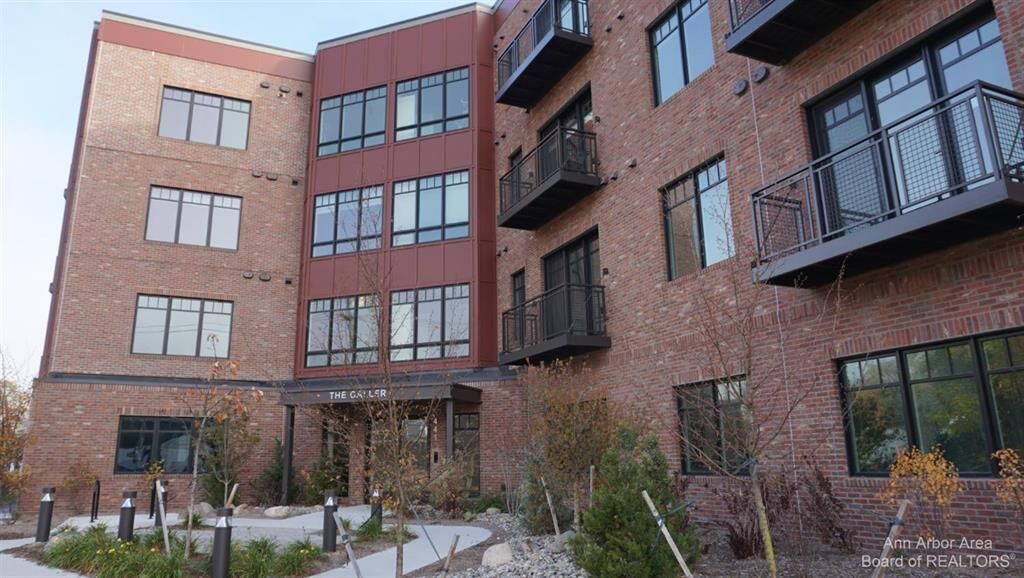 Property Photo: 441 S Ashley Street MI 48103