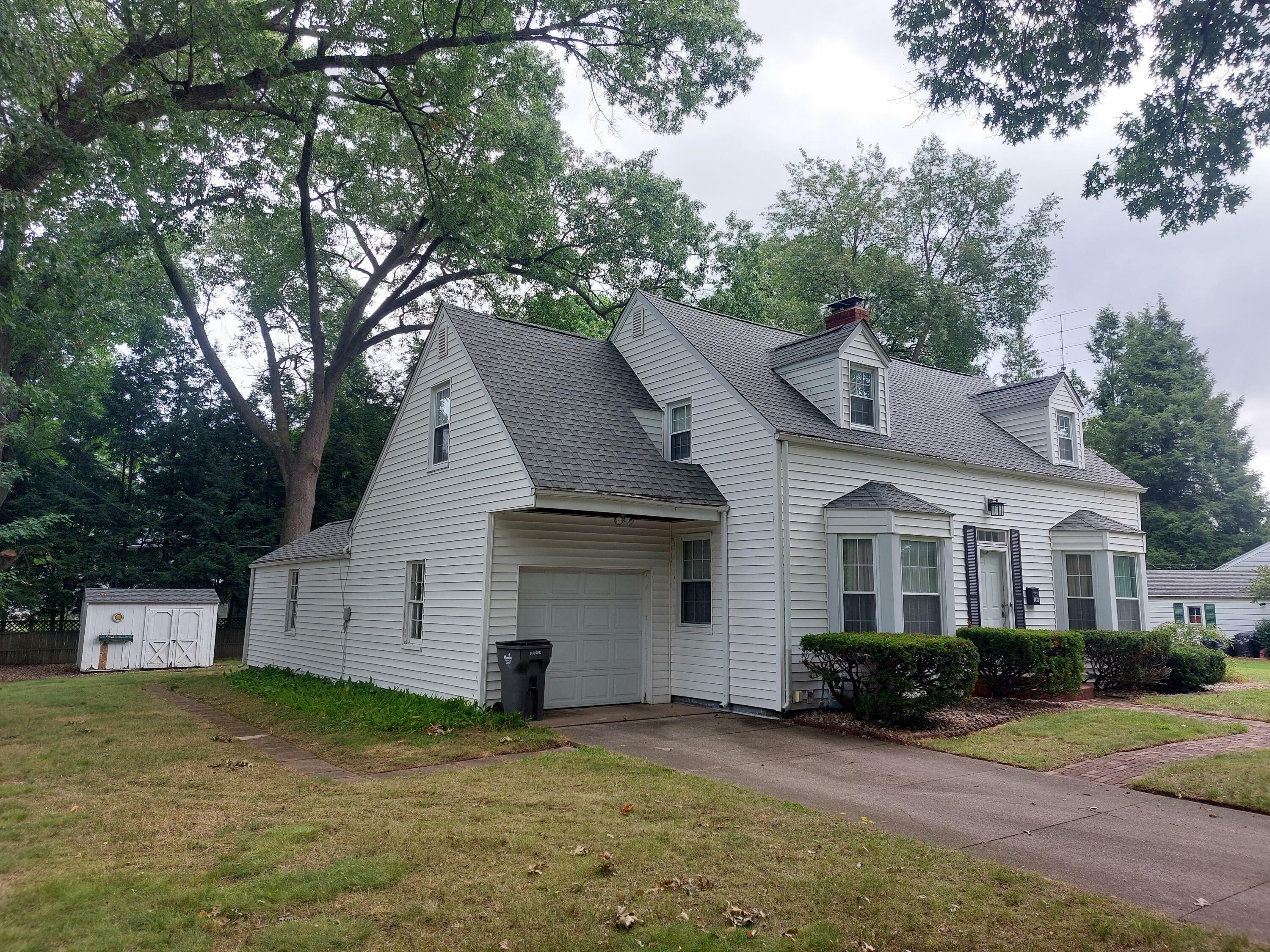 Property Photo:  1433 Cedar Street  MI 49120 