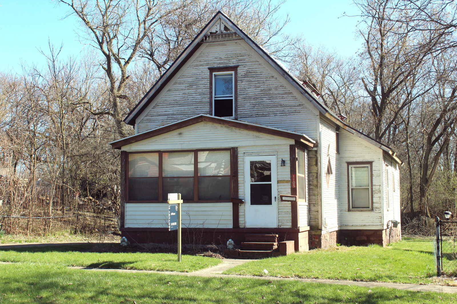 Property Photo: 1105 Pringle Ave Avenue MI 49203