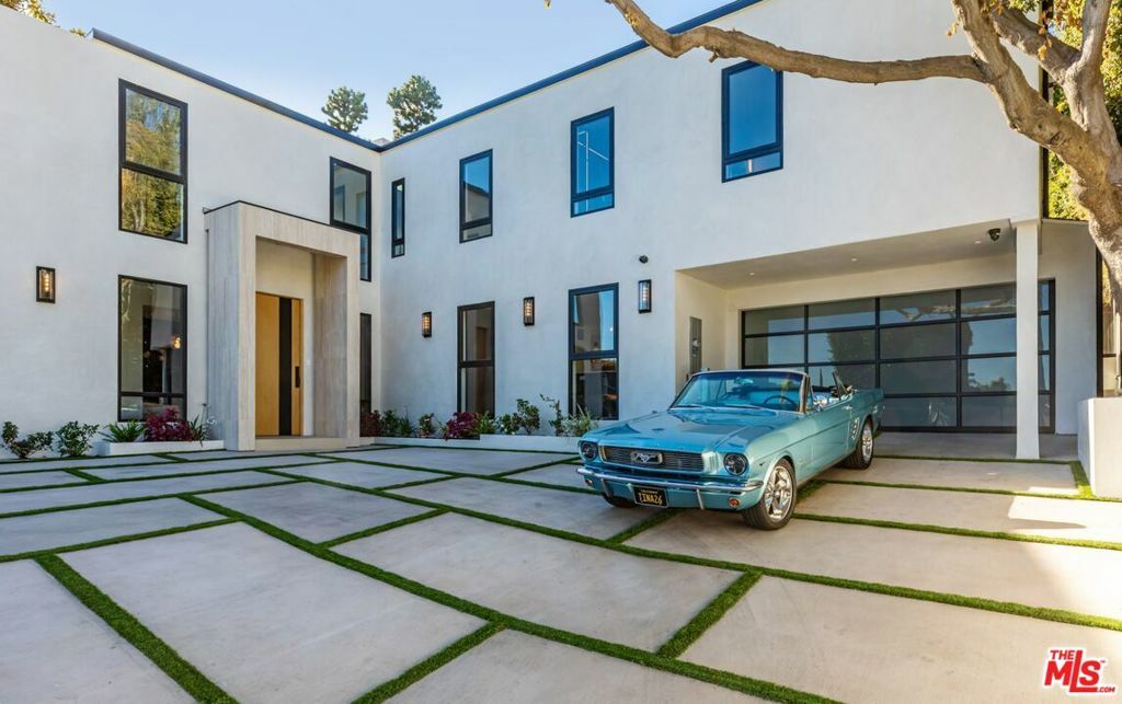 Property Photo:  1271 Sunset Plaza Drive  CA 90069 