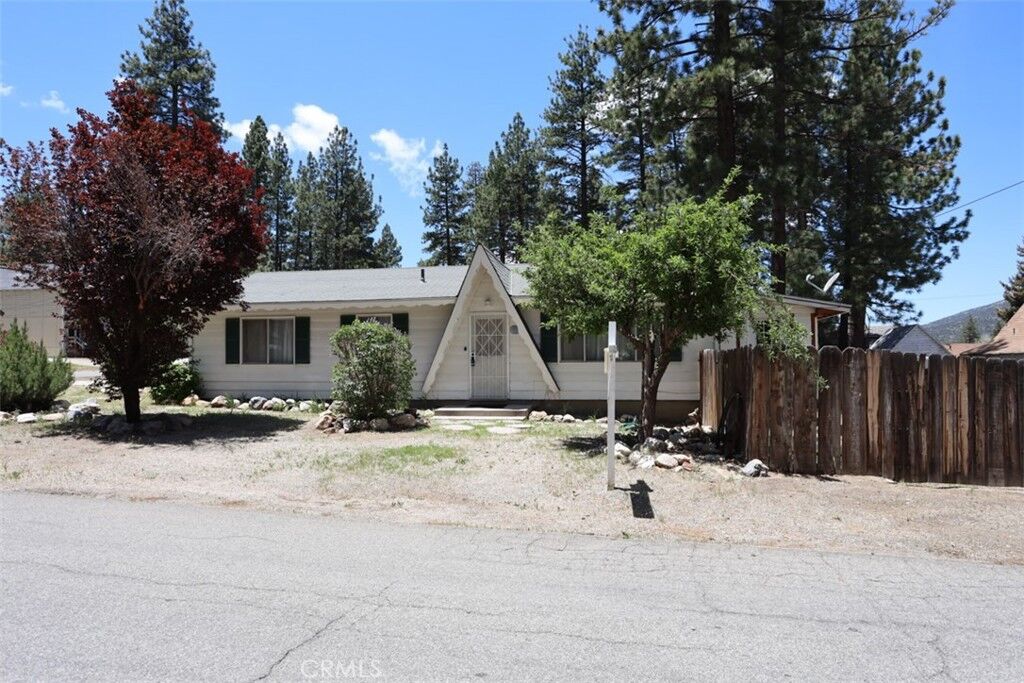 Property Photo:  501 W Sherwood Boulevard  CA 92314 