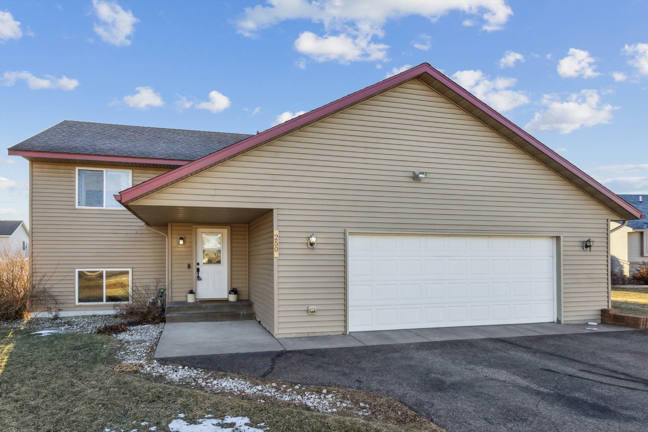 Property Photo:  250 2nd Avenue Court SW  MN 56367 