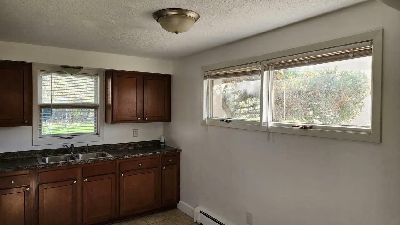 Property Photo:  1738 Hawthorne Avenue E  MN 55106 