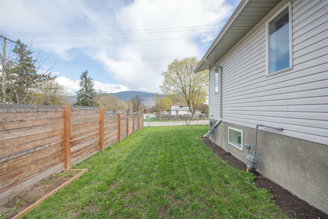 Property Photo:  1612 33 Street  BC V1T 5P7 