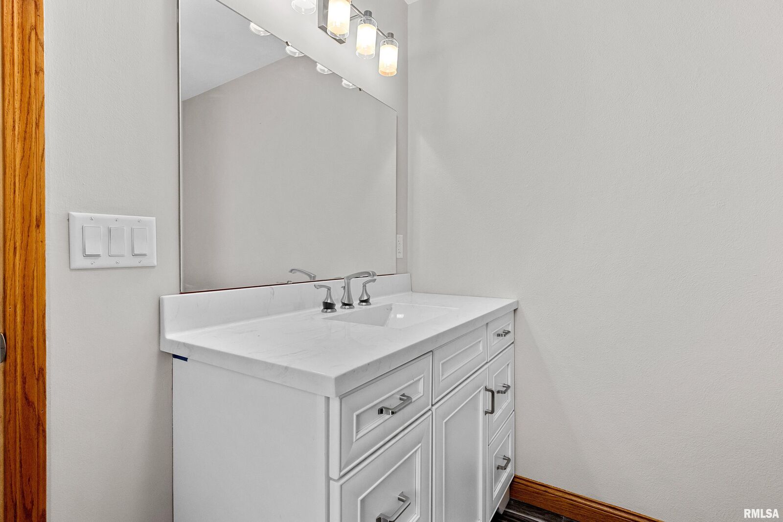 Property Photo:  2241 Autumn Drive  IL 61554 