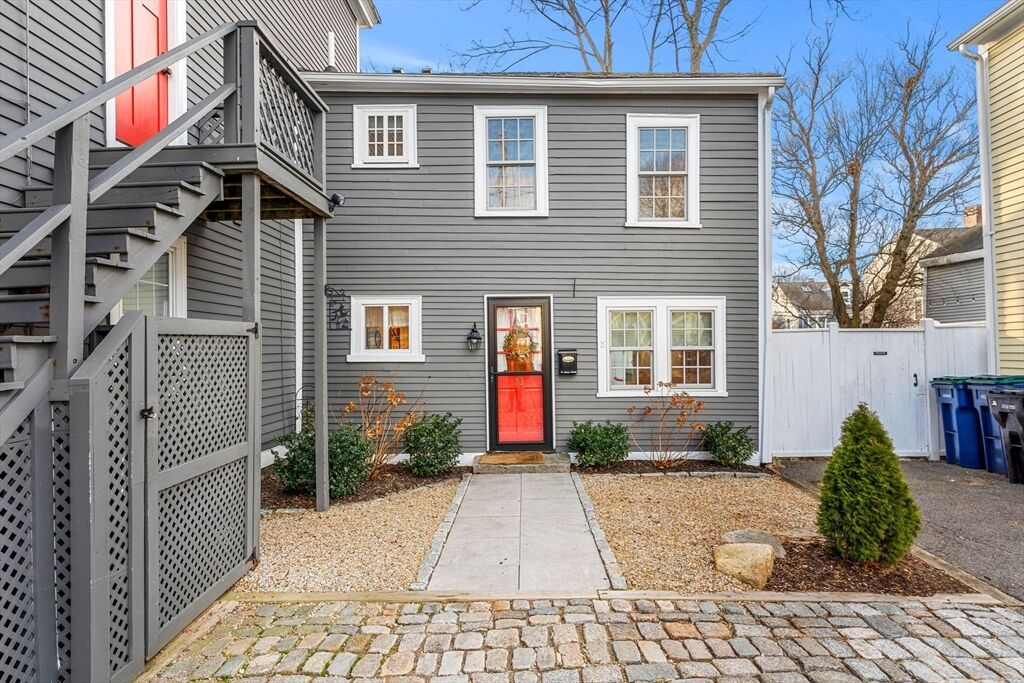 Property Photo:  13 Oliver Street 13  MA 01970 