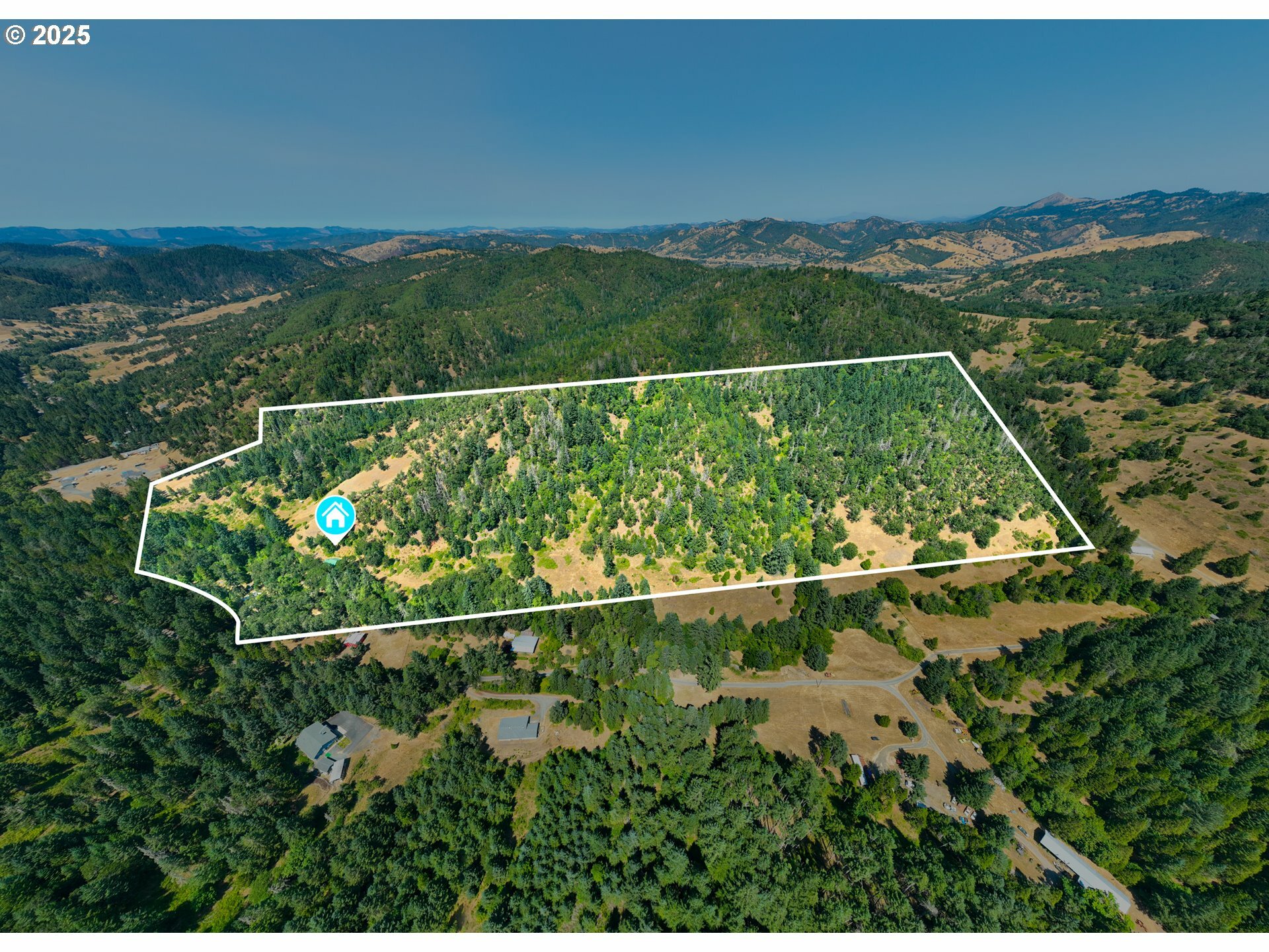 Property Photo: 1470 E Willis Creek Rd OR 97496