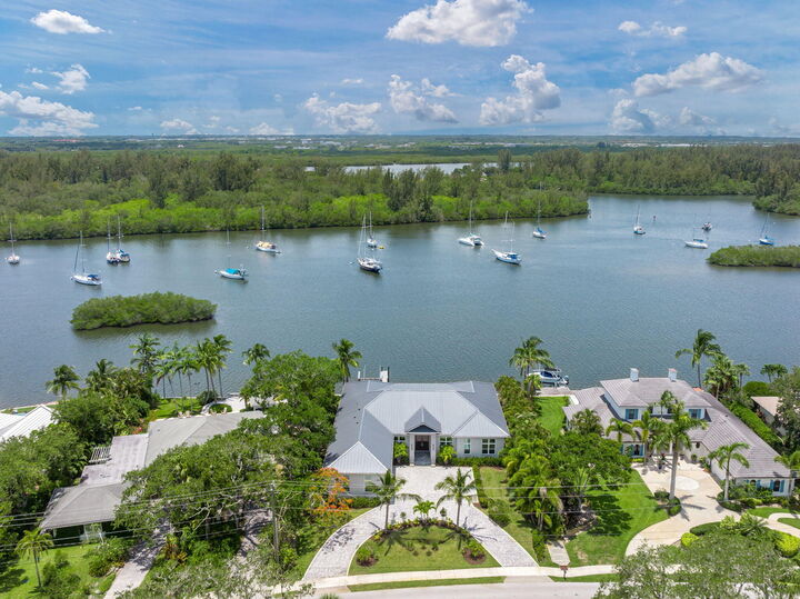 Property Photo:  3937 Indian River Drive E  FL 32963 