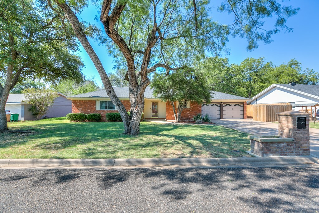 Property Photo:  2625 Hemlock Dr  TX 76904 