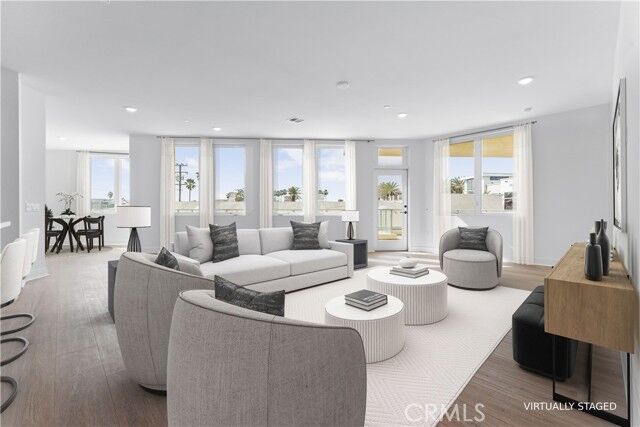 Property Photo: 414 Main Street 205 CA 92648