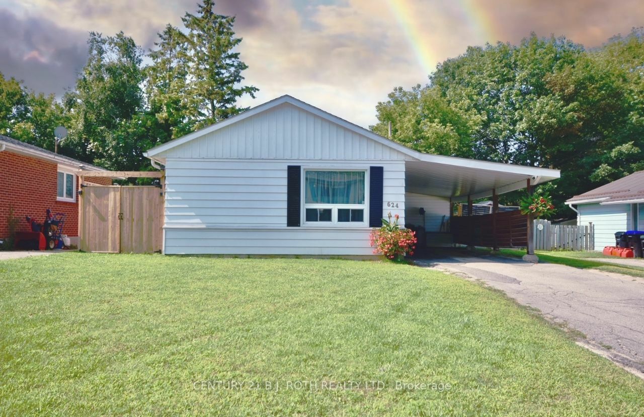 Property Photo:  624 Bayview Dr  ON L4R 2P5 