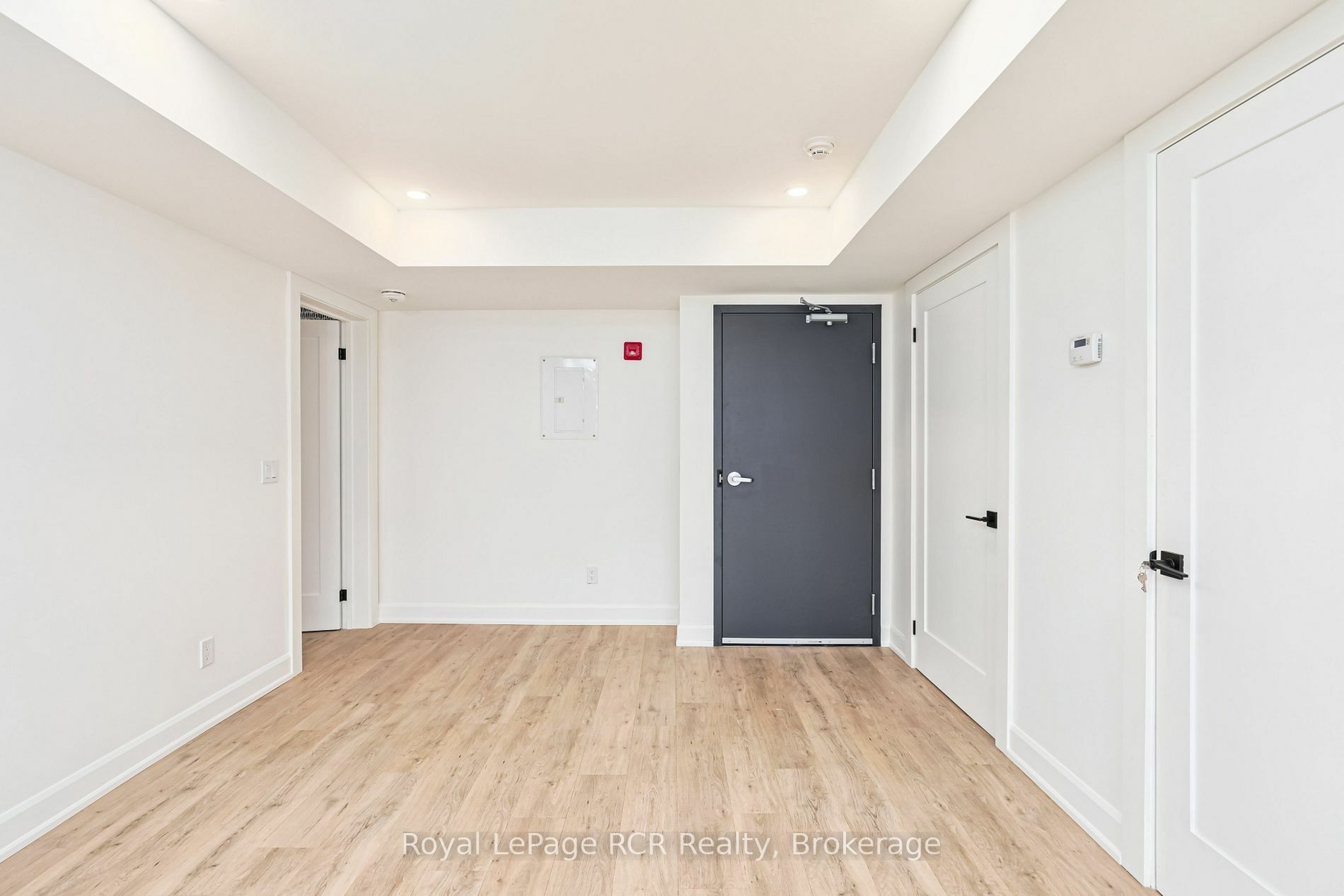 Property Photo:  146 Hurontario St 1  ON L9Y 2L8 