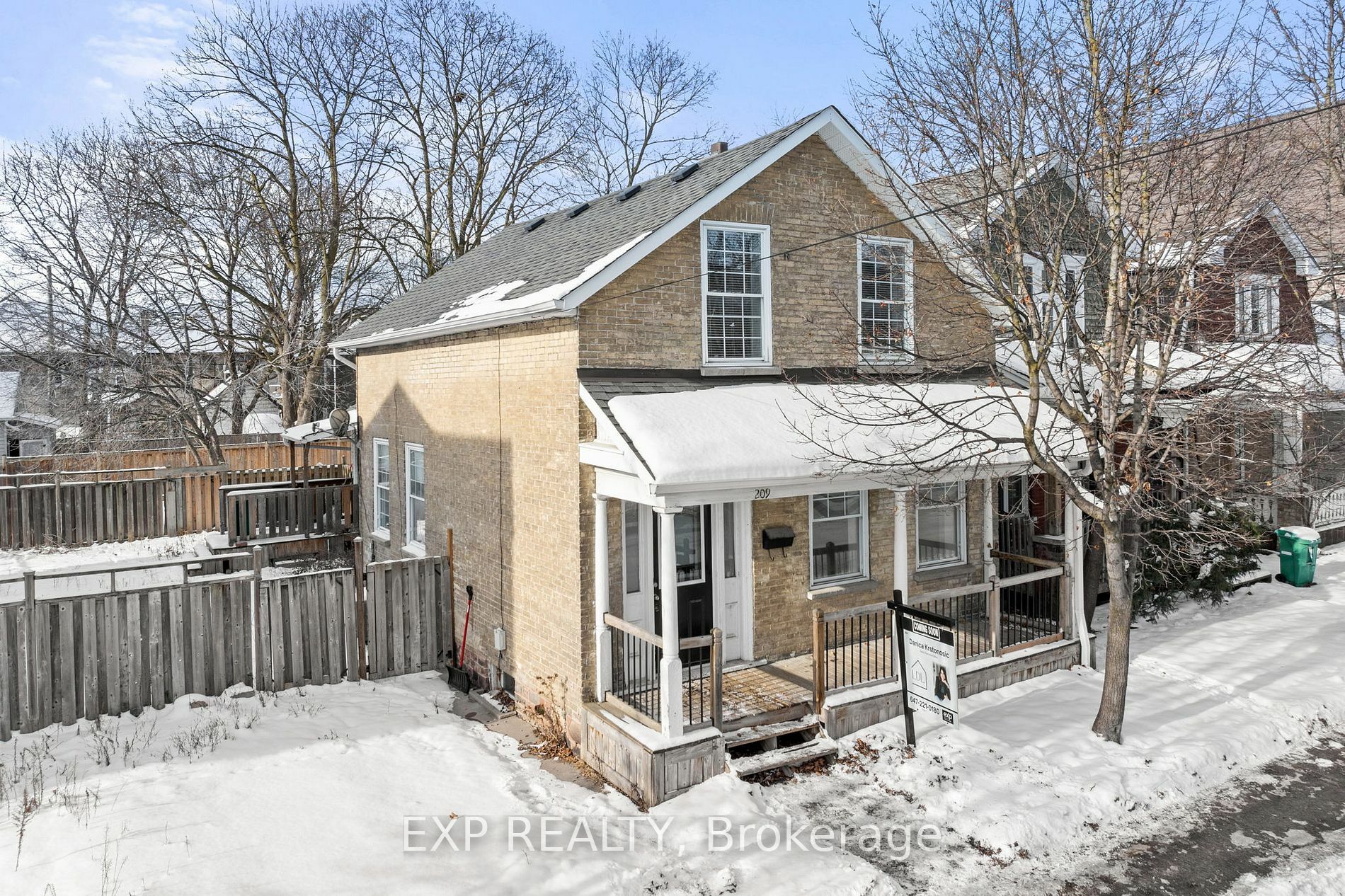 Property Photo:  209 Rubidge St  ON K9J 3N9 