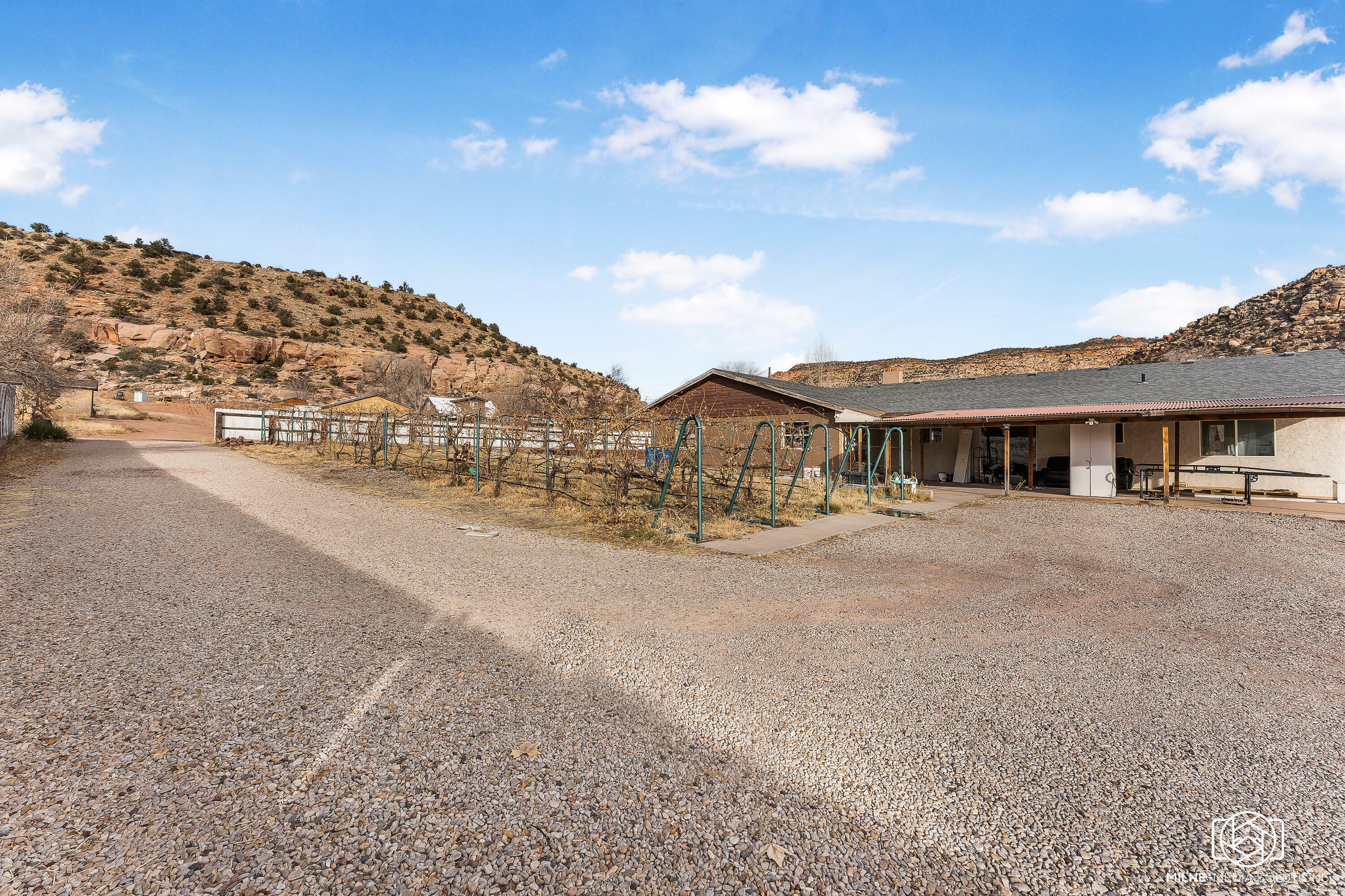 Property Photo:  985 N Memorial St  UT 84784 