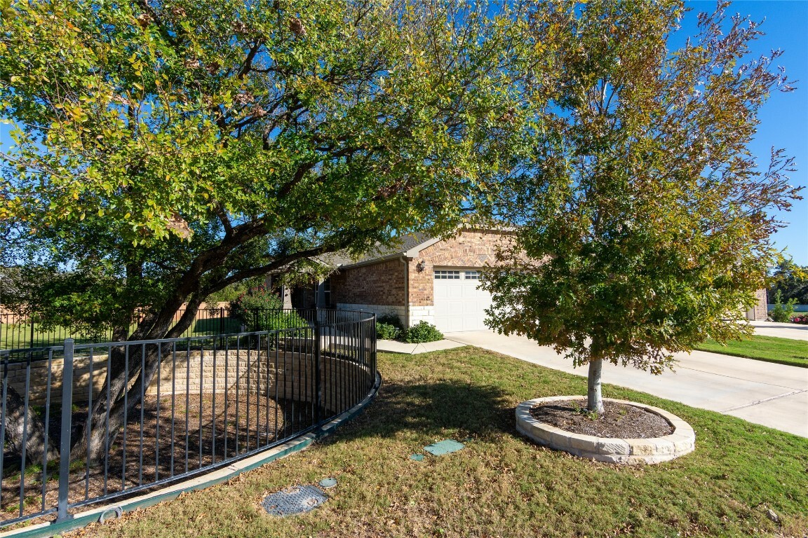 Property Photo:  541 Rockport Street  TX 78633 