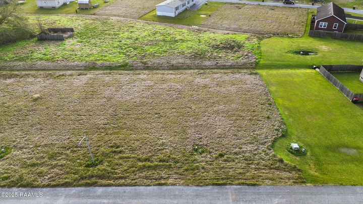 Property Photo: 219 Laurelwood Drive LA 70501
