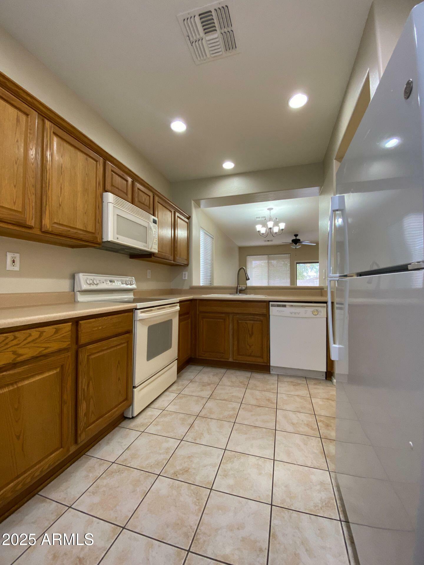 Property Photo:  2545 W Warren Drive  AZ 85086 