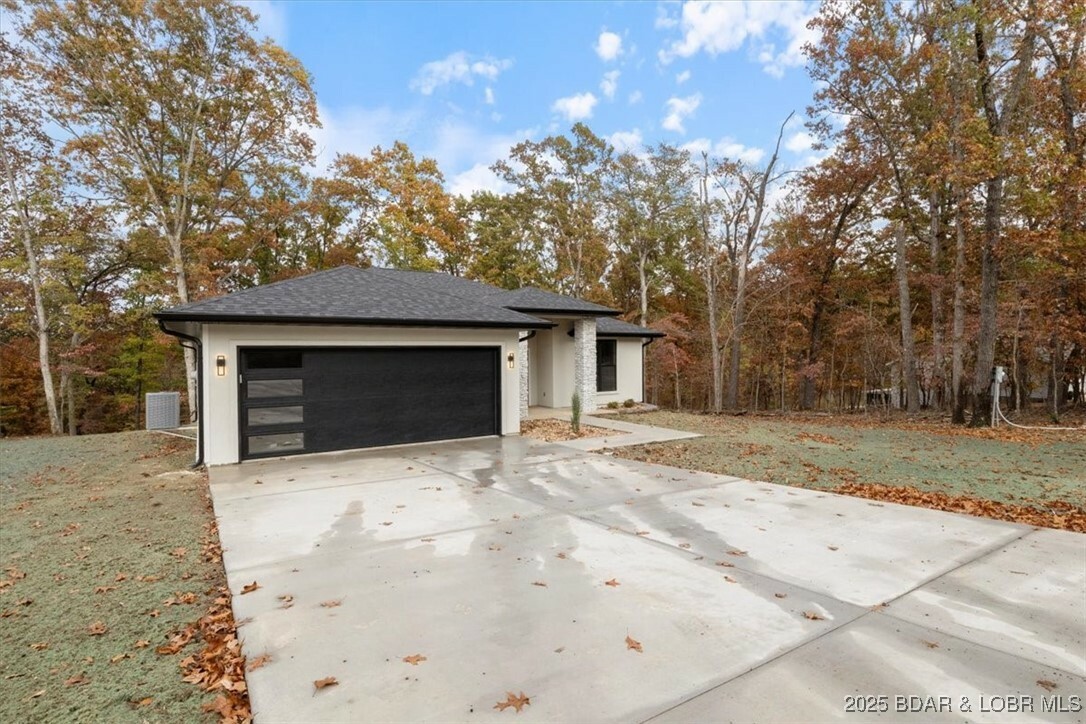 Property Photo:  516 Grand Point Boulevard  MO 65079 