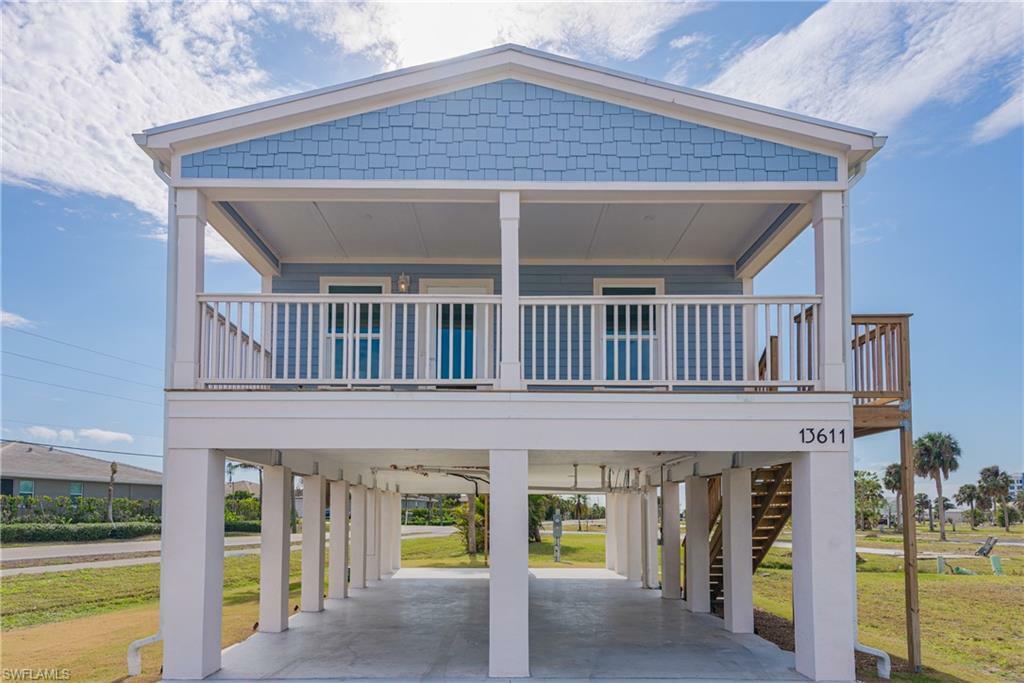 Property Photo:  13611 Catbird Dr  FL 33908 