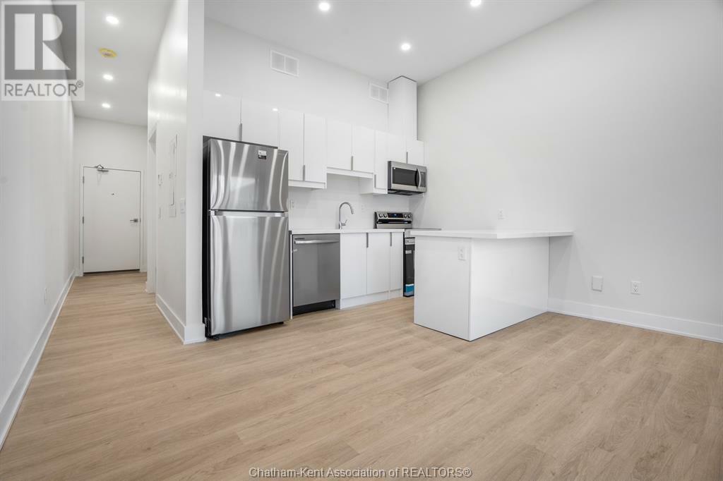 Property Photo:  151-157 King Street 5  ON N7M 1E4 