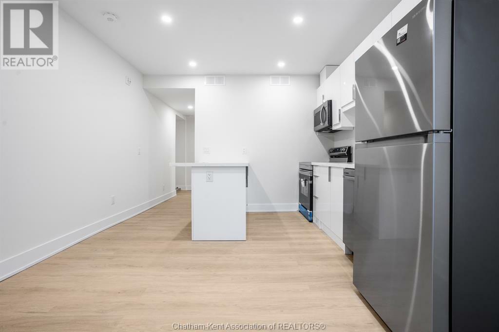 Property Photo:  151-157 King Street 11  ON N7M 1E4 