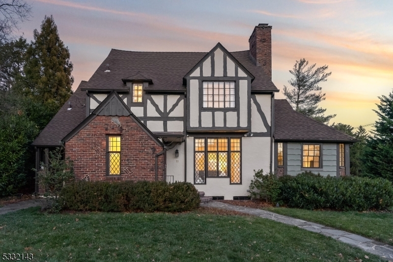 Property Photo: 11 Wyndham Rd NJ 07078