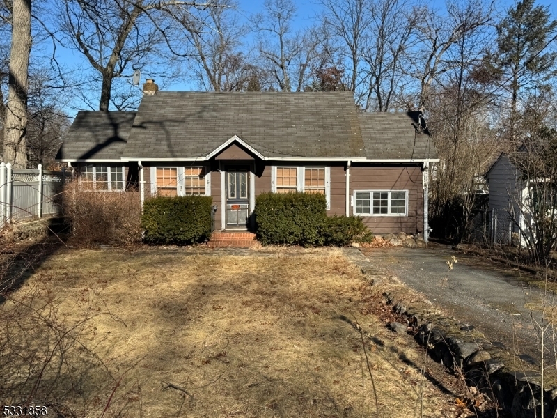 Property Photo:  9 Glenwood Rd  NJ 07834 