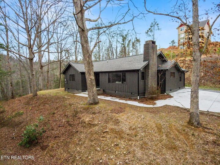Property Photo:  306 Glades Rd  TN 37738 