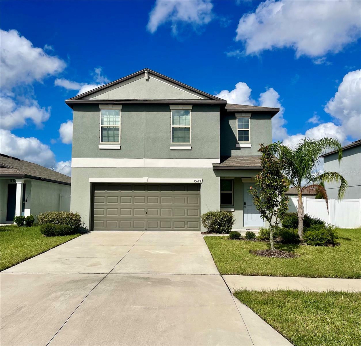 Property Photo: 13621 Willow Bluestar Loop FL 33579